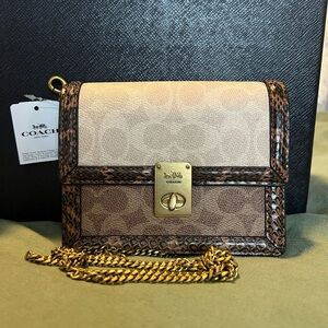 Coach Hutton Belt Bag Signature Canvas